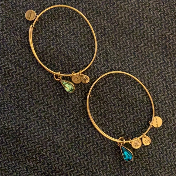 Alex and Ani 2 pack Swarovski green crystal charms - Picture 3 of 5